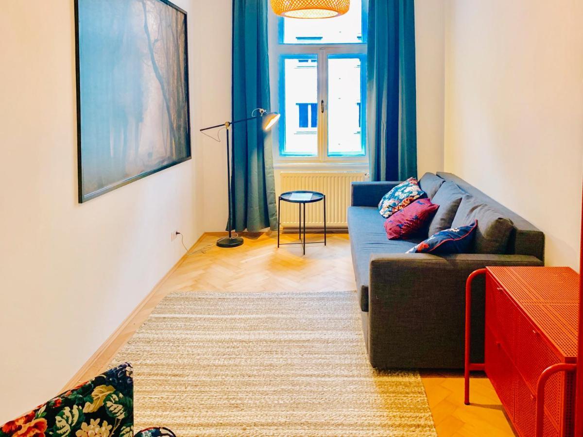 Contemporary City Apartment - By Nahuen Suites Грац Екстериор снимка